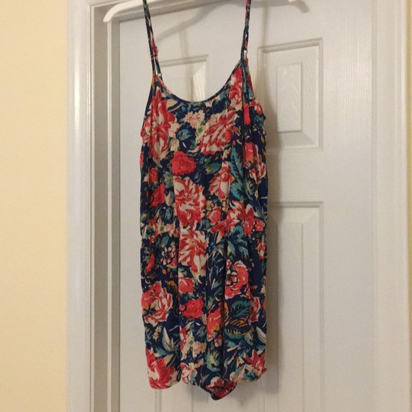 Floral Romper by Forever 21 - Picture 5 of 8